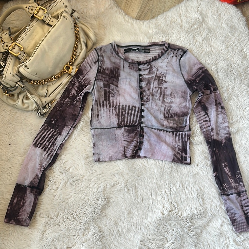 NWOT Silence + Noise Gray Black Graphic Crop Long Sleeve Tee